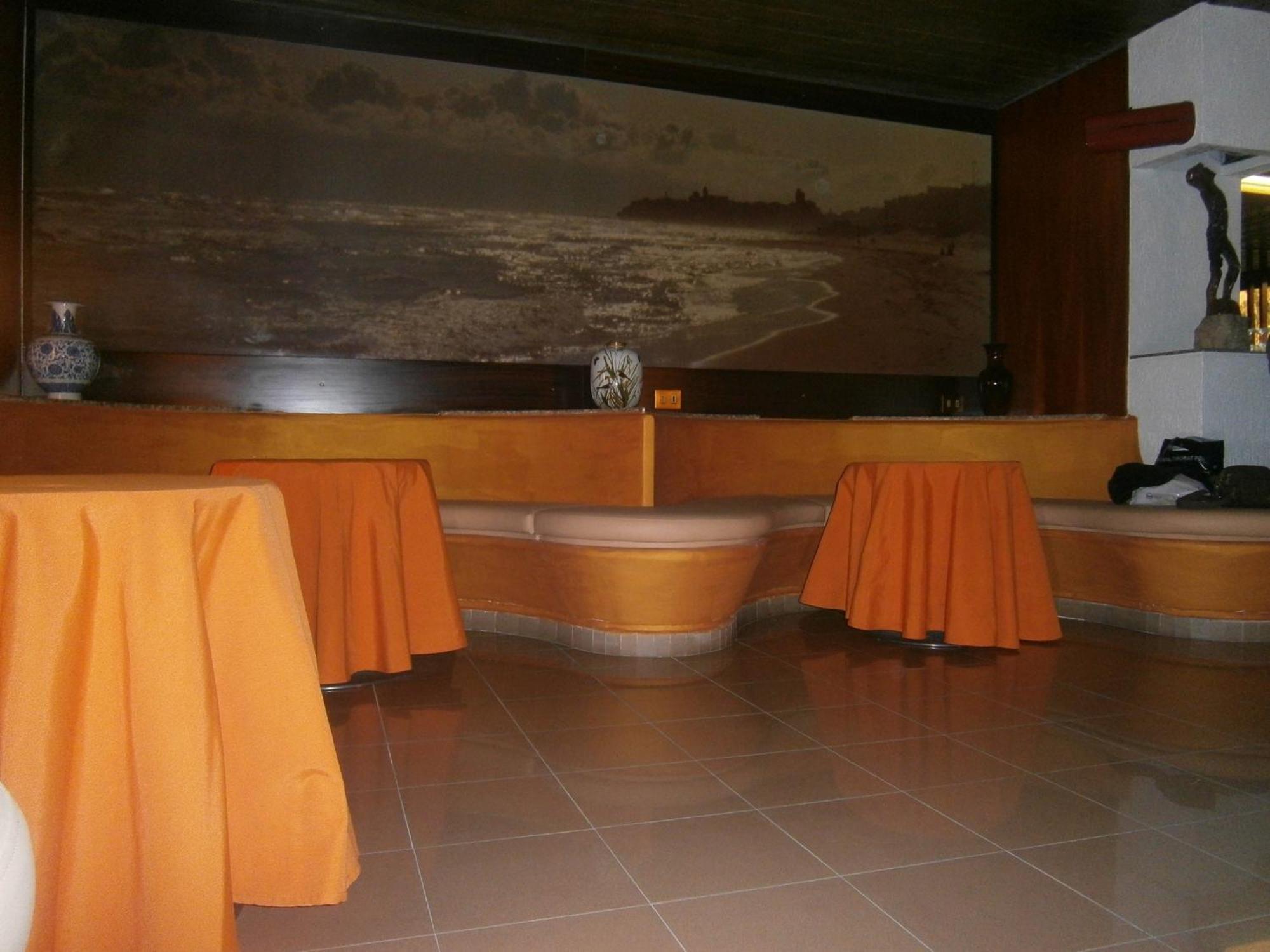 Hotel Corona Termoli Exteriör bild