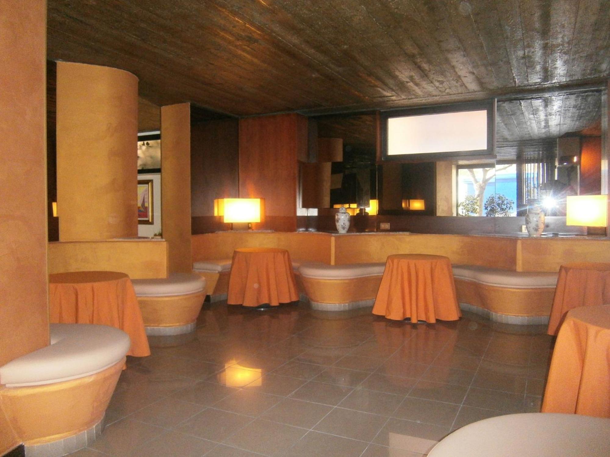 Hotel Corona Termoli Exteriör bild
