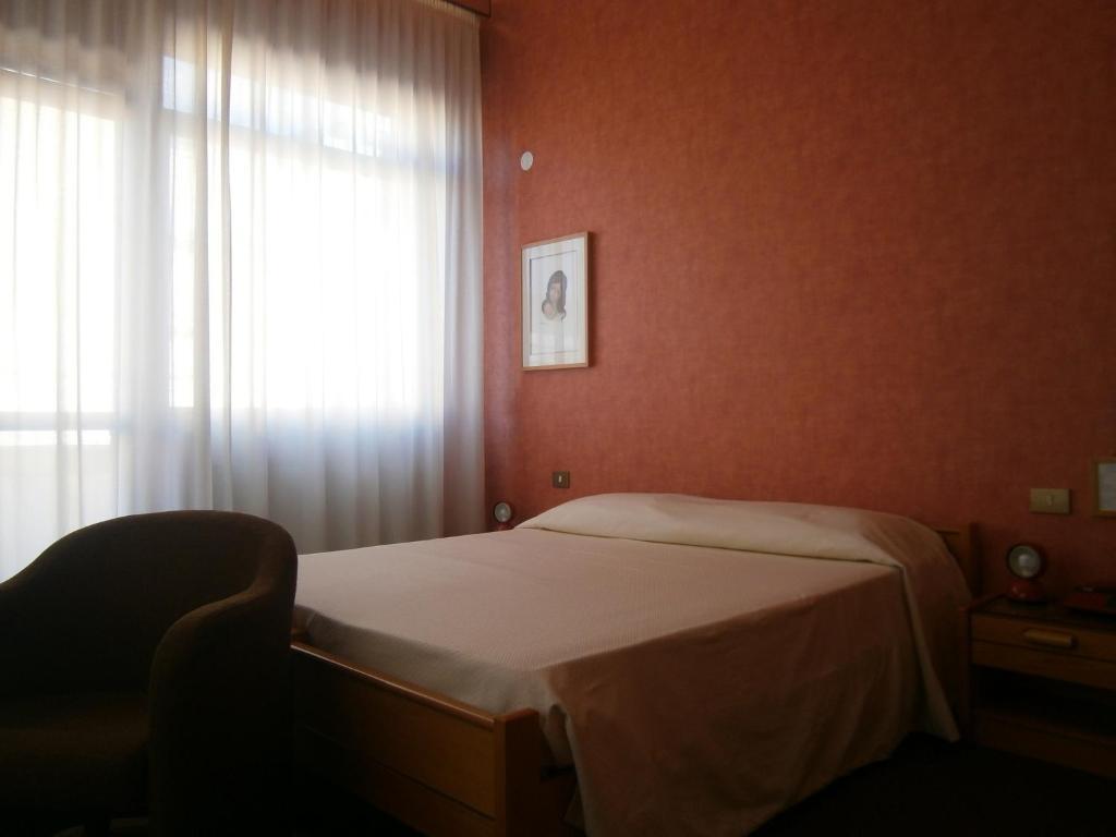 Hotel Corona Termoli Rum bild