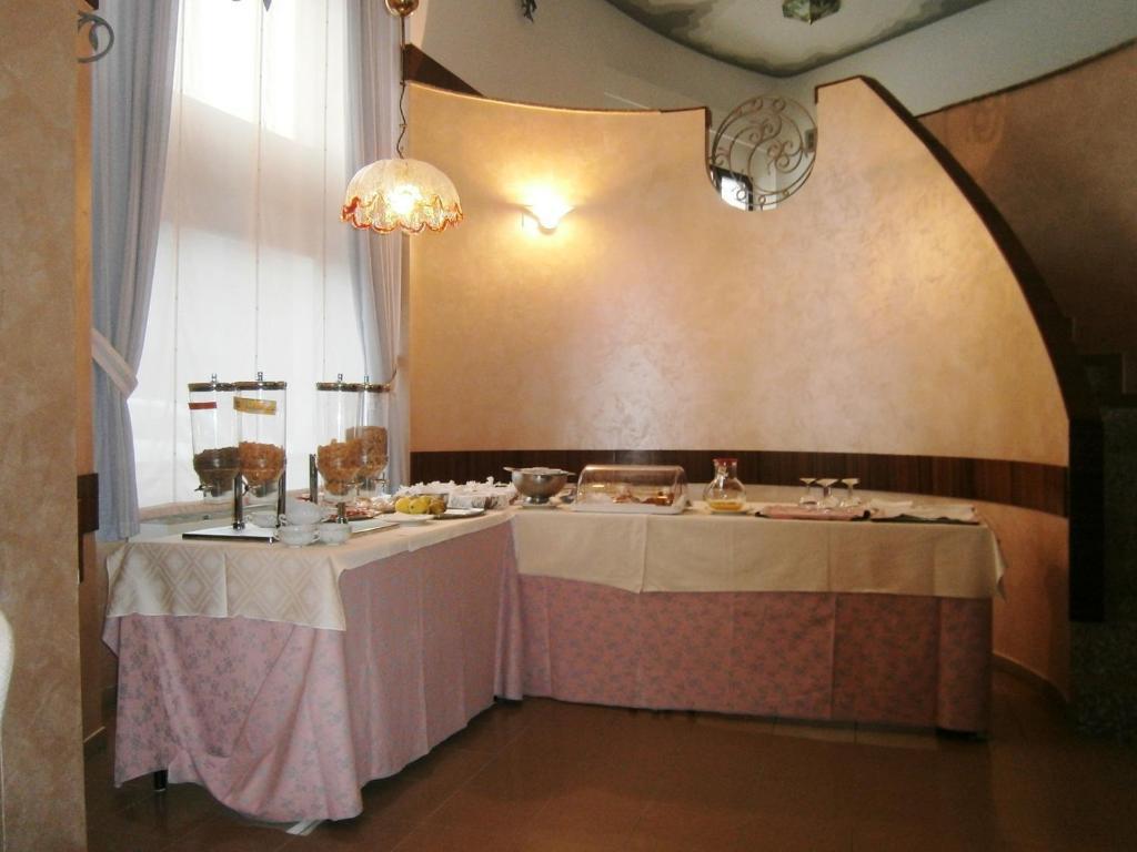Hotel Corona Termoli Exteriör bild