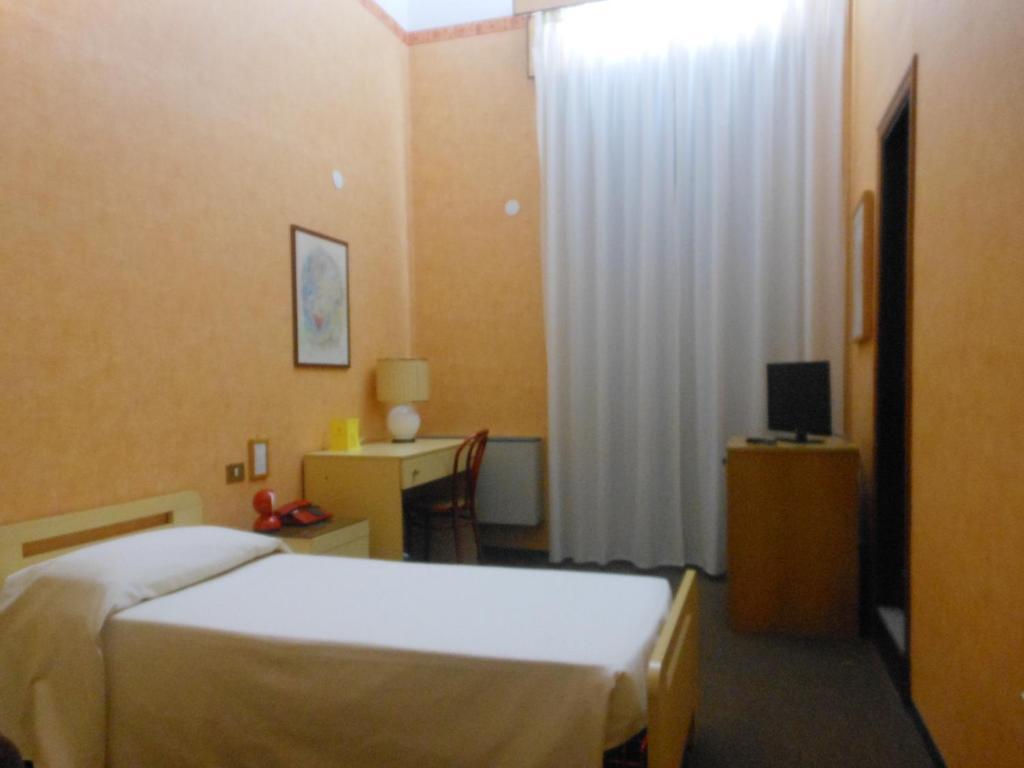 Hotel Corona Termoli Rum bild